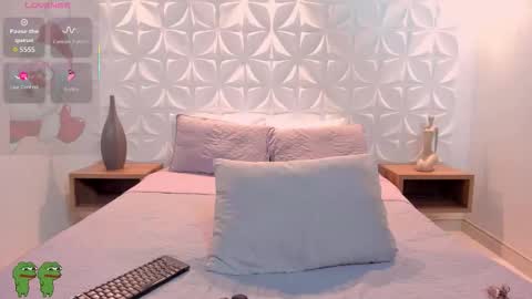 ASHLEY online show from December 13, 8:04 pm