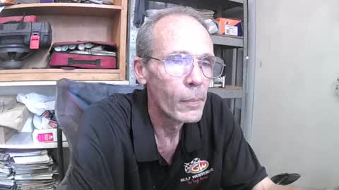 04oldskool online show from December 5, 4:15 am