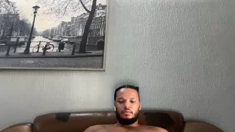 Snapshot of 0_kingsley chatting on December 2, 11:40 am Kingsley online show from December 2, 11:40 am