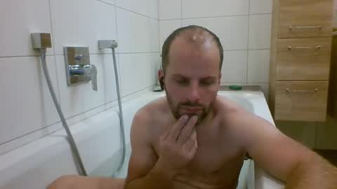 Snapshot of 19berni91 chatting on October 25, 6:52 pm berni online show from October 25, 6:52 pm