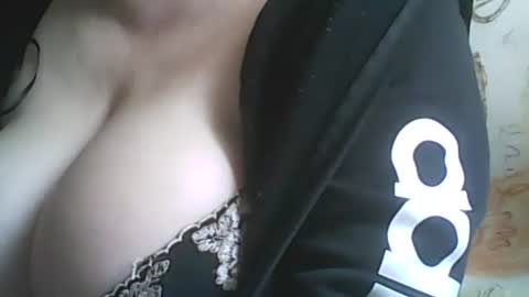 Snapshot of 1deluxepussy chatting on October 13, 10:06 am Deluxepussy online show from October 13, 10:06 am