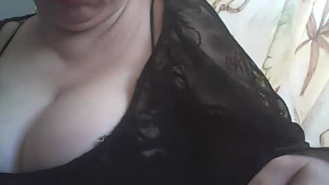 Snapshot of 1deluxepussy chatting on October 10, 7:58 am Deluxepussy online show from October 10, 7:58 am
