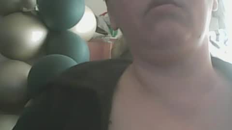 Snapshot of 1deluxepussy chatting on February 22, 9:56 am Deluxepussy online show from February 22, 9:56 am