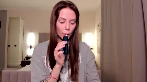 Lily 3 online show from February 23, 7:27 pm