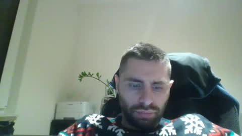 kam online show from December 1, 5:04 pm