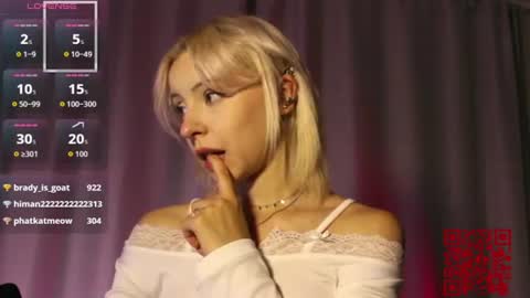 Mia online show from July 12, 6:55 pm
