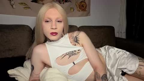 Michelle online show from March 31, 6:08 pm