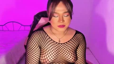 1lovelymess online show from October 8, 5:24 am