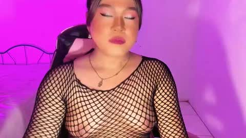 1lovelymess online show from October 7, 5:14 am