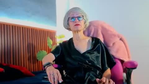 Miss Monserrate online show from February 4, 12:53 pm