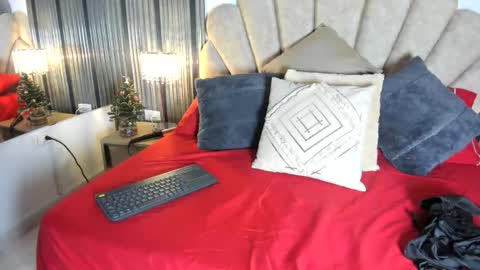 Luisa online show from December 20, 7:10 pm