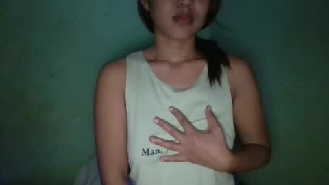 Snapshot of 1smile4u chatting on January 13, 2:28 am 1smile4u online show from January 13, 2:28 am