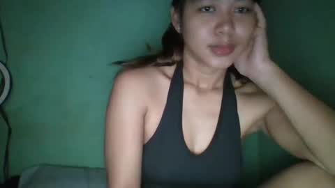 Snapshot of 1smile4u chatting on February 14, 3:33 am 1smile4u online show from February 14, 3:33 am