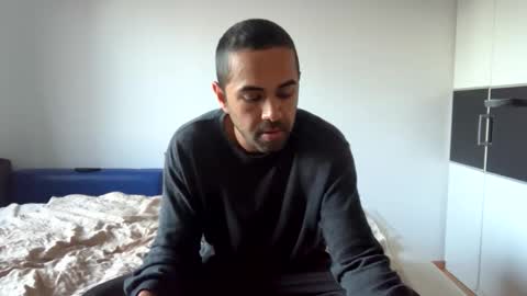 Snapshot of 2025rob chatting on October 24, 3:57 pm 2025rob online show from October 24, 3:57 pm