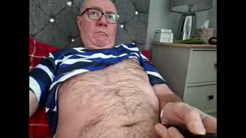 Snapshot of 211scudder chatting on January 3, 3:01 pm 211skoosh online show from January 3, 3:01 pm