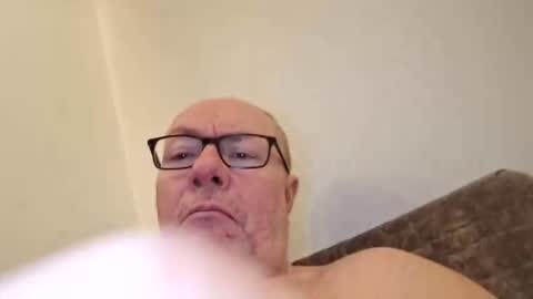 211skoosh online show from February 1, 10:01 am