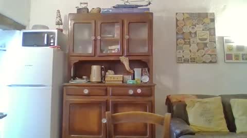 22esserre online show from February 10, 12:52 pm