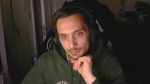 2323gary online show from October 12, 11:39 pm