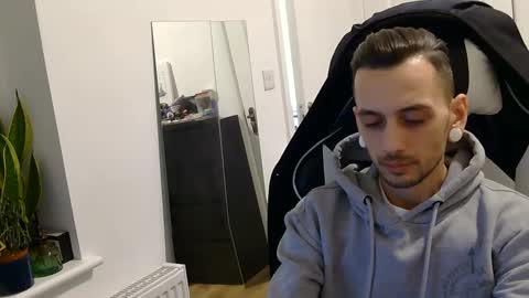 2323gary online show from December 10, 12:17 am