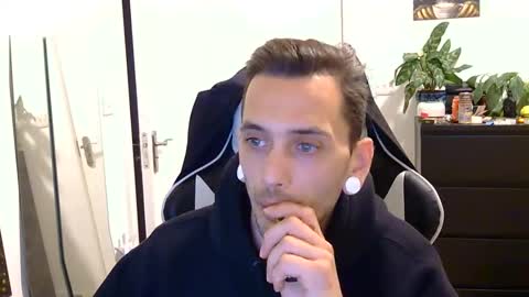 2323gary online show from September 14, 11:39 pm