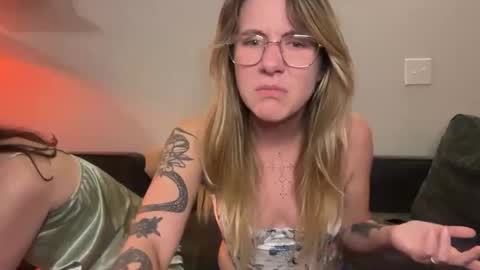 Zenon  Zelda online show from November 16, 3:52 am