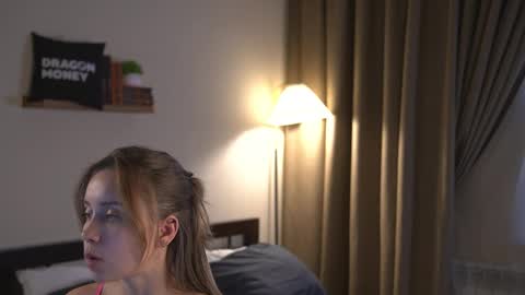 Elley  online show from March 26, 2:22 pm