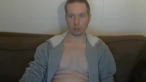 2small4you83 online show from February 24, 11:30 pm