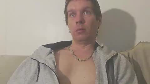 2small4you83 online show from February 11, 7:02 am