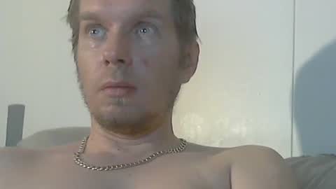 2small4you83 online show from December 28, 4:19 am