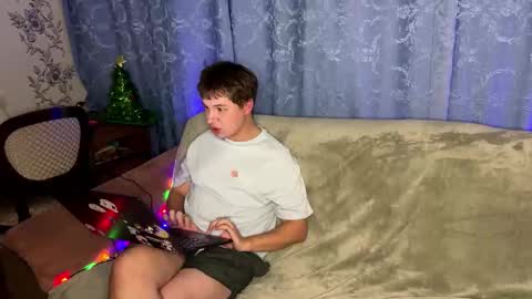 Snapshot of 365party chatting on October 25, 12:22 am Charlie online show from October 25, 12:22 am