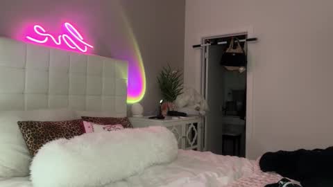 Venus Raee online show from January 6, 10:58 pm