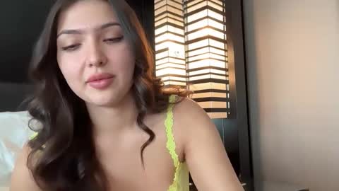 Venus Raee online show from November 5, 7:27 pm