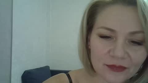 Snapshot of 3susie chatting on October 23, 10:06 am 3susie online show from October 23, 10:06 am