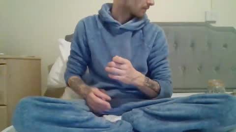 420feetloverr420 online show from March 27, 9:27 pm