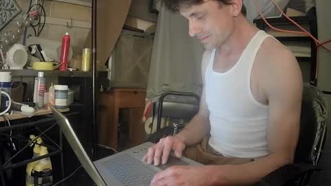 4u2keeplockedup online show from October 10, 11:05 am