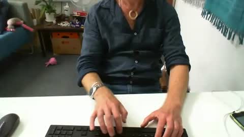 Snapshot of 555tony555 chatting on February 19, 2:23 am 555tony555 online show from February 19, 2:23 am