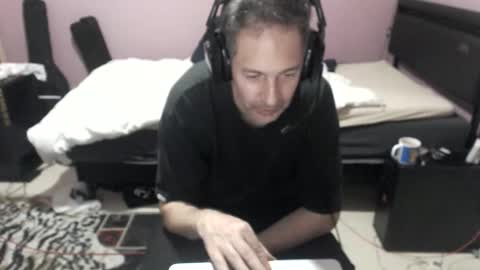 Larese Carlo online show from November 10, 7:05 pm