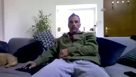 Num online show from December 14, 9:48 am