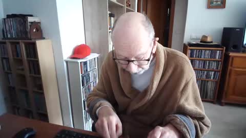  Papi  online show from February 11, 10:19 am