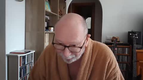  Papi  online show from March 8, 4:39 pm