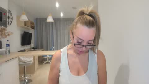 8ciara online show from November 26, 8:33 am