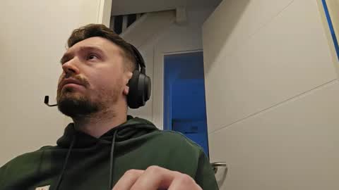 8inchdude93 online show from January 7, 9:58 am