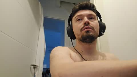 8inchdude93 online show from April 25, 6:48 am