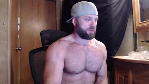 9 fat inches online show from February 1, 3:52 am