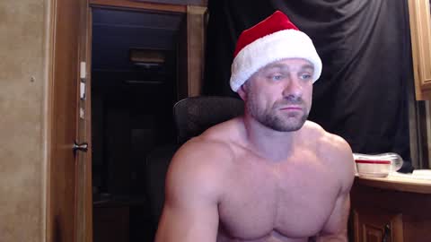 9 fat inches online show from December 8, 12:02 am