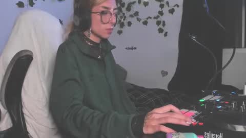 adhara online show from February 22, 6:28 am