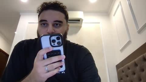 Alan online show from April 4, 8:10 am