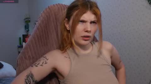 Snapshot of _aleksa chatting on February 27, 10:33 am Alexa online show from February 27, 10:33 am