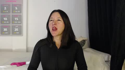 _alice_horny_ online show from May 17, 2:32 am