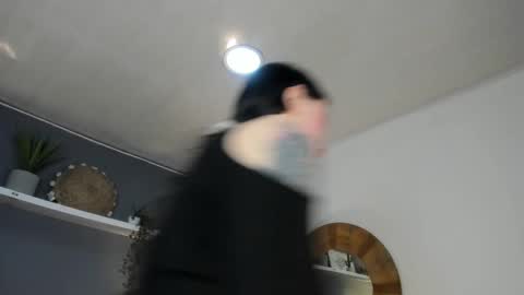 Snapshot of _aliice_1 chatting on March 5, 8:10 pm  Alice  online show from March 5, 8:10 pm